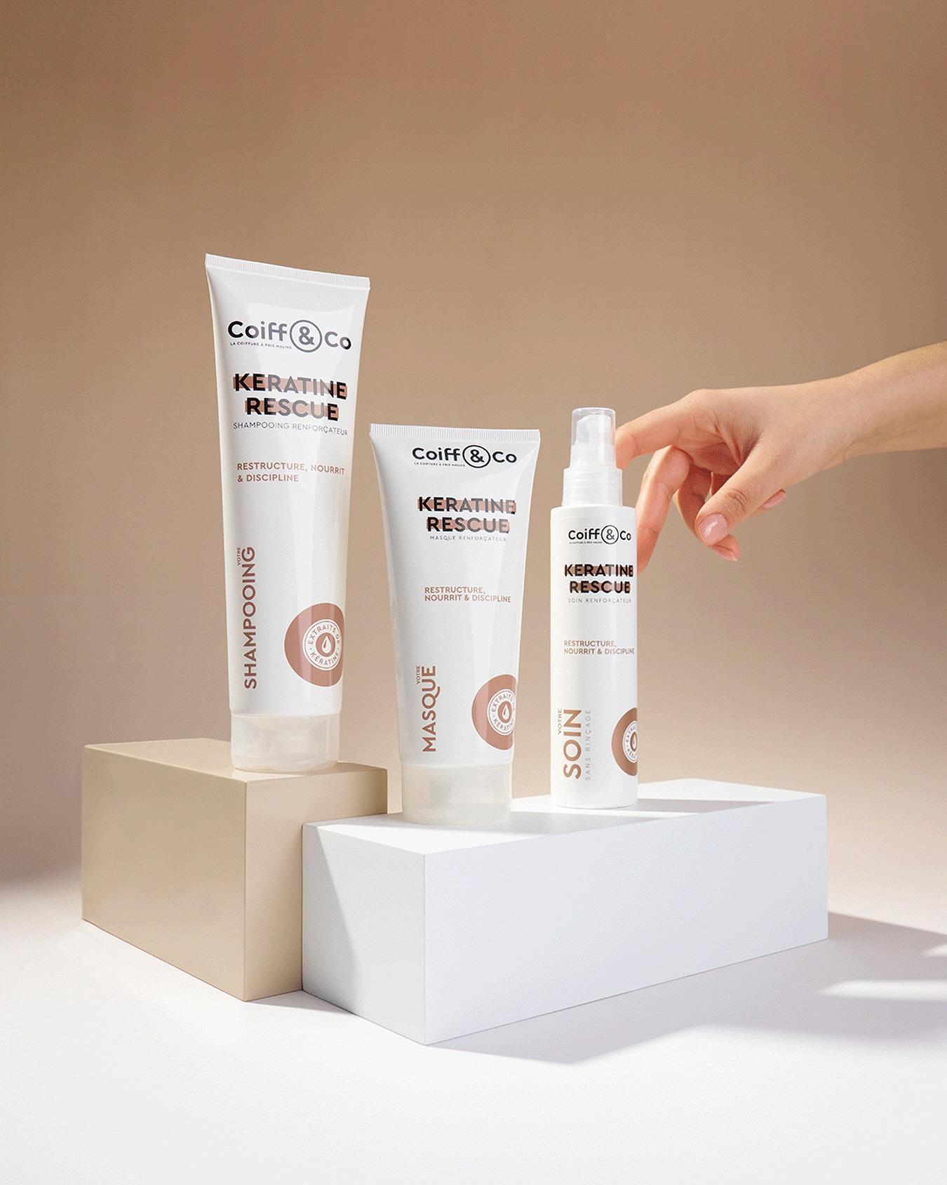 Quand les cheveux fatigués réclament douceur et force…
Une routine complète pour nourrir, réparer et sublimer la fibre 🌟 

Découvrez notre gamme Kératine Rescue, disponible dans tous nos salons  💛✂️