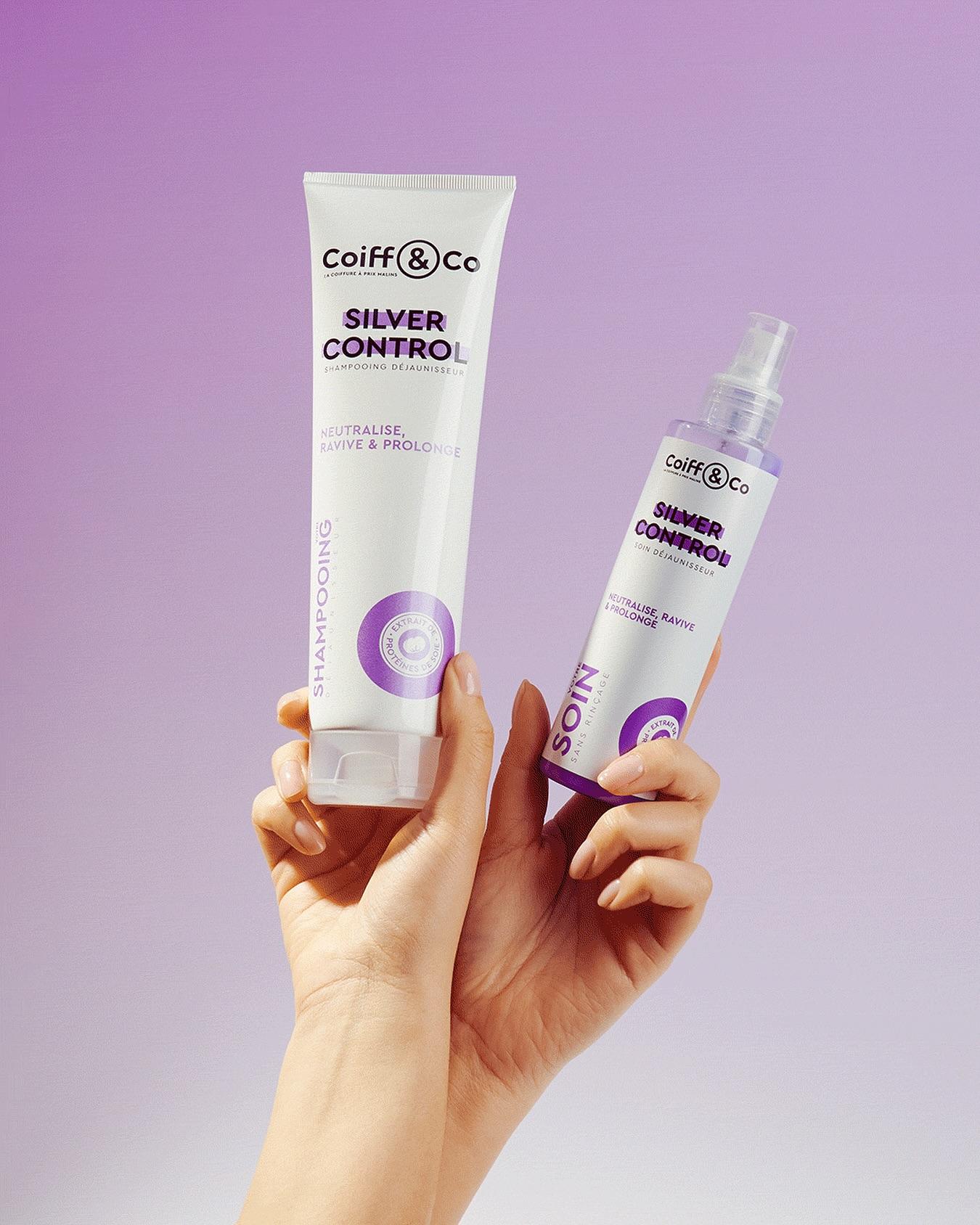 💜 Objectif blond froid & éclatant ? On a ce qu’il vous faut !
La gamme Silver Control neutralise les reflets jaunes des cheveux blonds, gris ou blancs grâce à sa formule enrichie en pigments violets et protéines de soie ✨

🧴 Le shampooing nettoie en douceur, hydrate et ravive la brillance.�💧 Le soin sans rinçage démêle, hydrate et prolonge l’éclat sans alourdir.
Un duo pro pour une chevelure souple, lumineuse et revitalisée !

📍 Disponible dans tous nos salons Coiff&Co