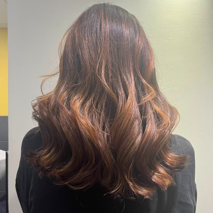 BRUNETTE