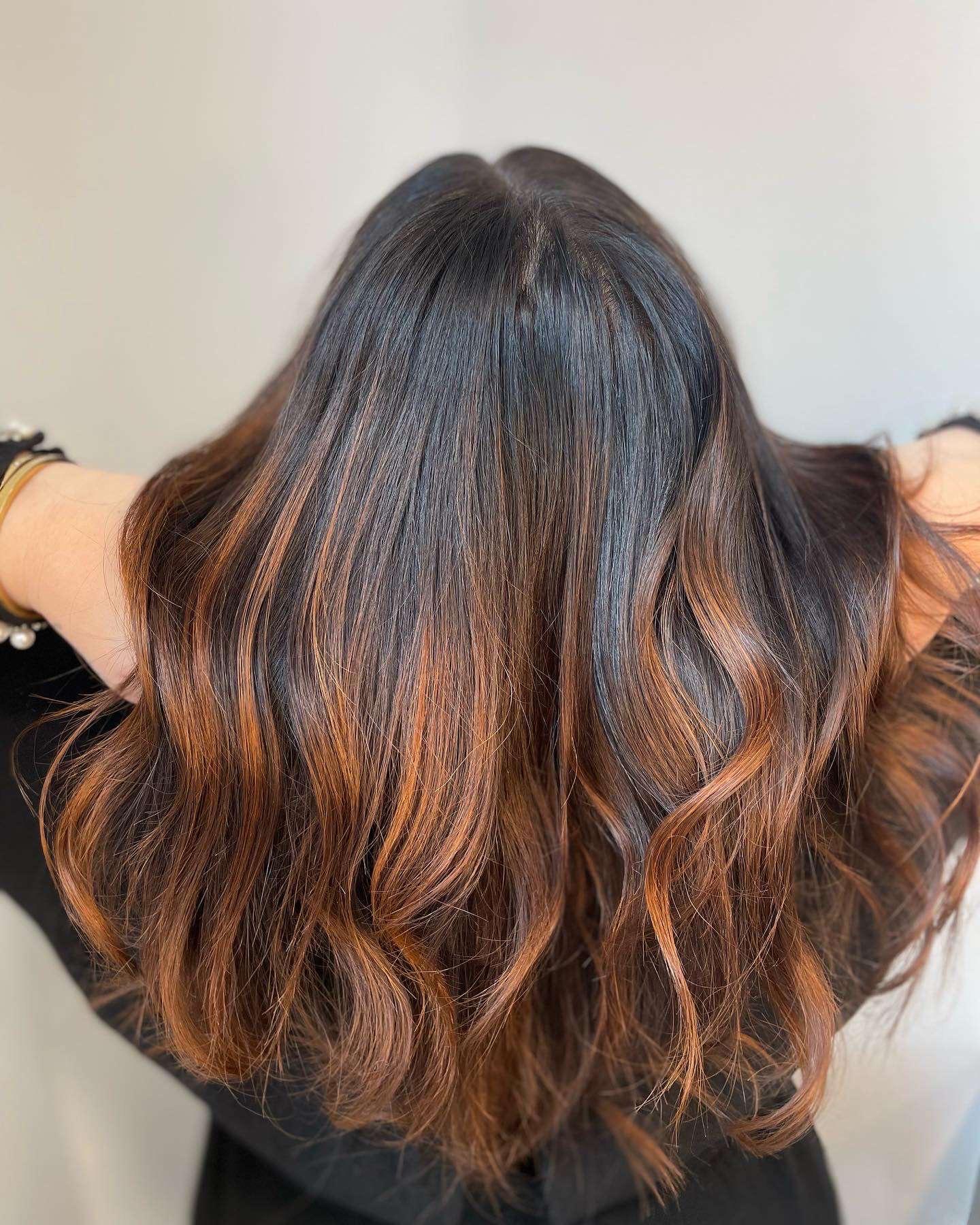 Envie de changement? Le balayage brunette est la solution🐿️🤎
