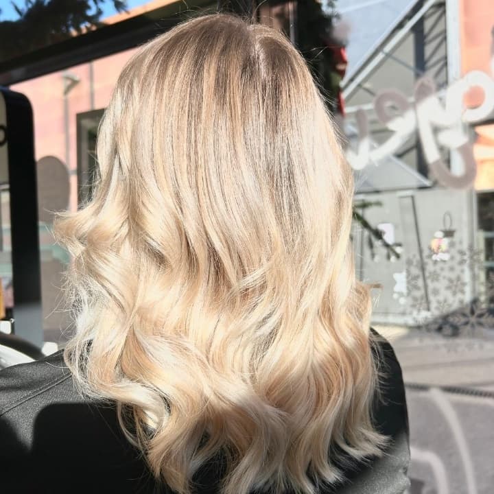 BLOND HAIR