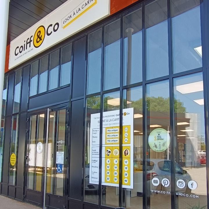 situé à coté du burger King